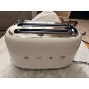 Smeg White Toaster